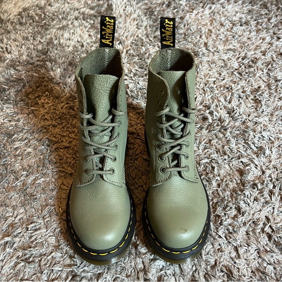 BRAND NEW Olive Green Doc Martens - Picture 1 of 7